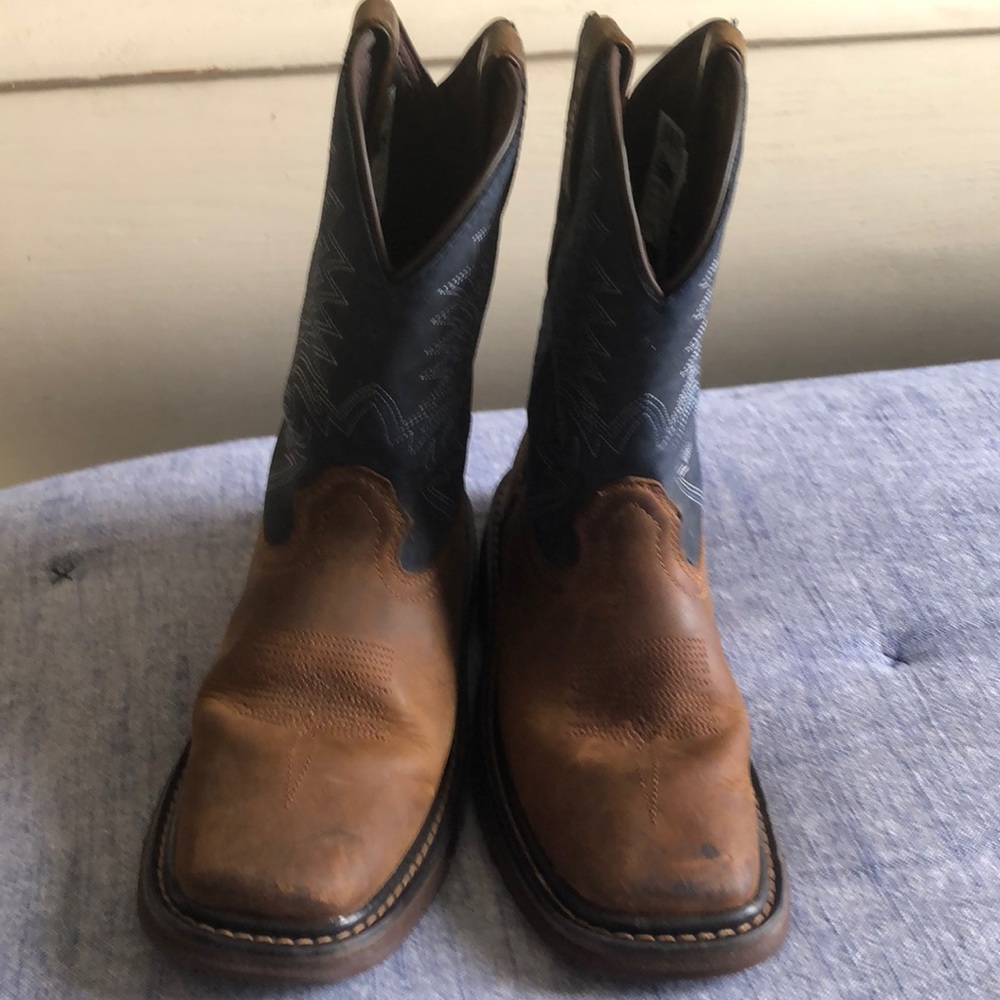 Kids boots